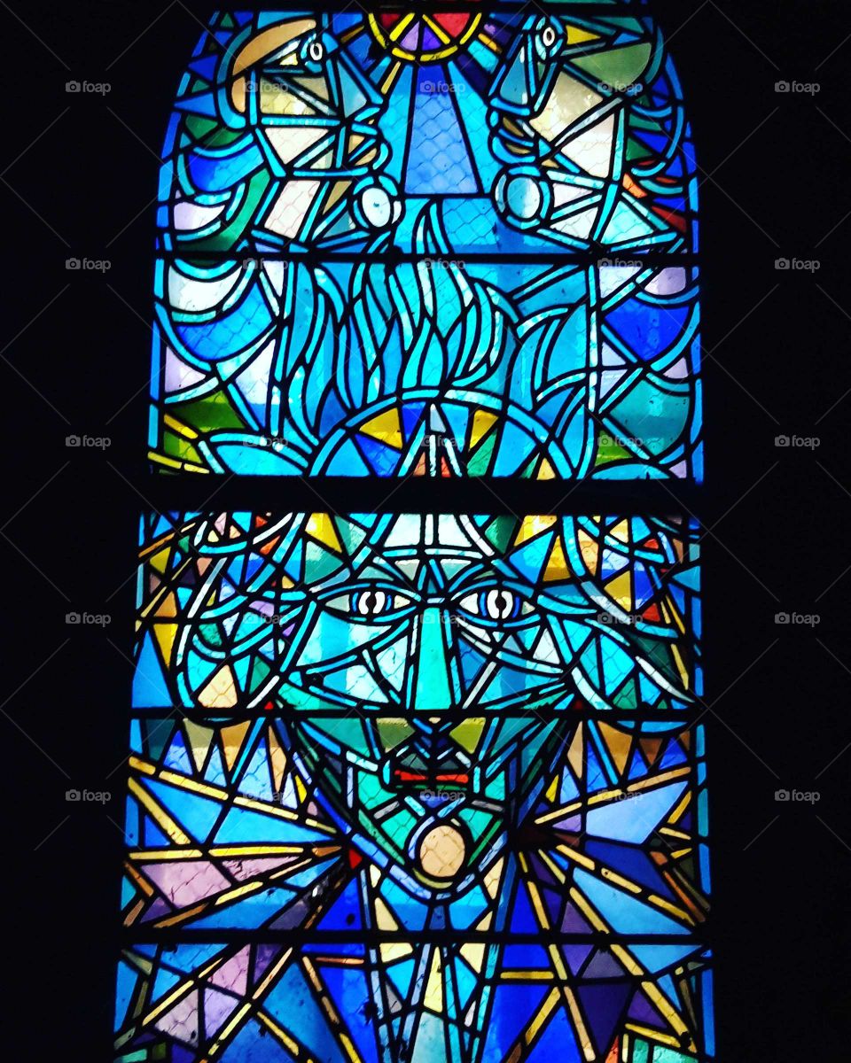 vitraux d jean cocteau a Metz