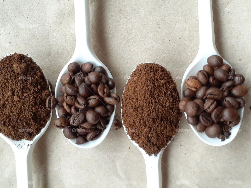 From coffe beans to ground coffe