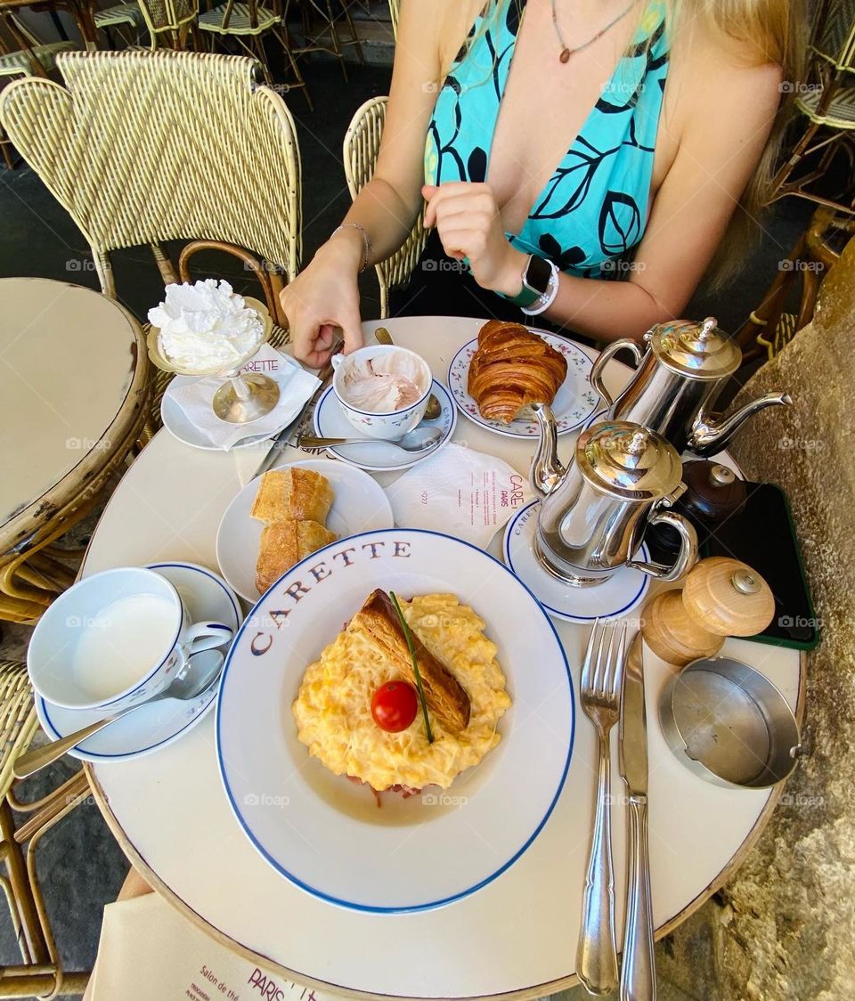 Breakfast in Paris