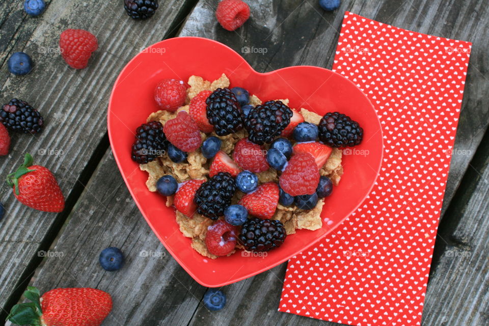 Cereal and fruits in bowl