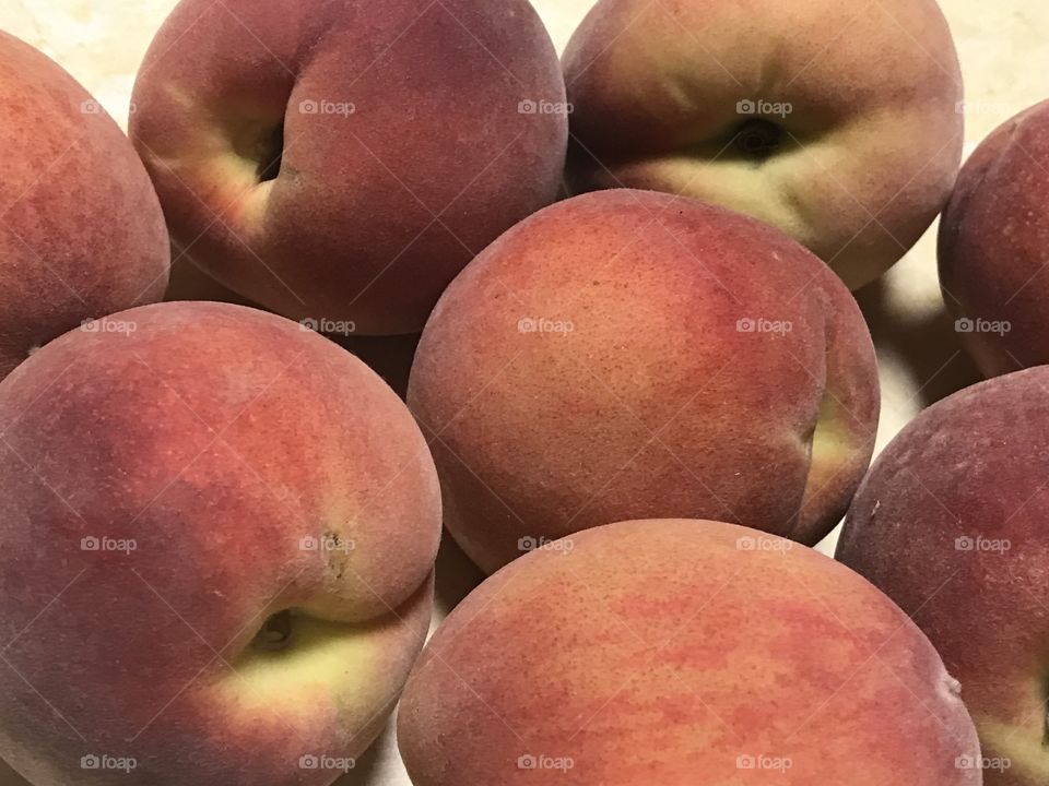 Fresh peaches 