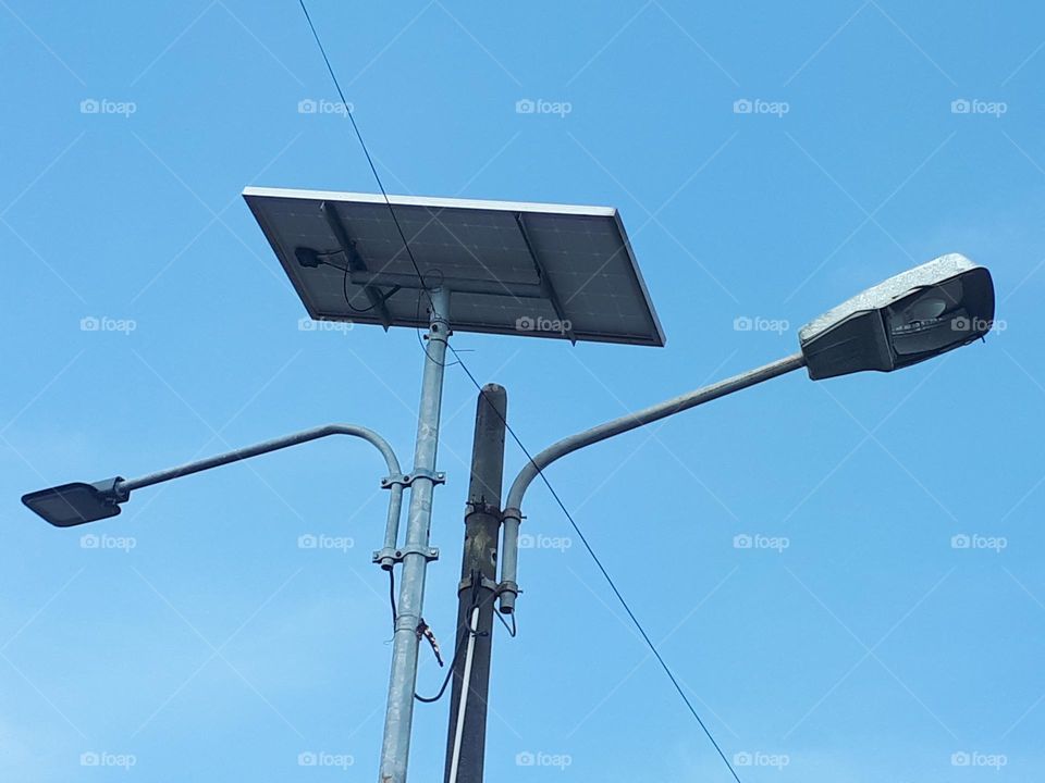 solar powered street lighting
