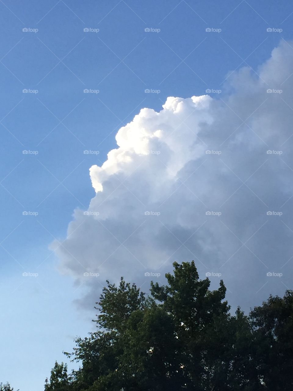 Cloud Formation. Beautiful day on the golf course 