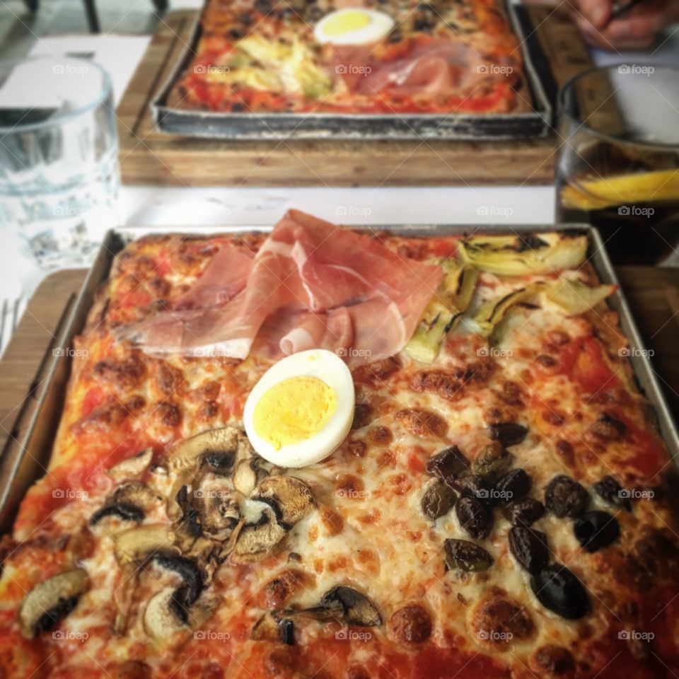 Pizza in Rome 