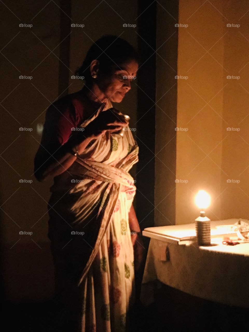 A lamp does not speak, it introduce itself through its light. Achievers never expose themselves, but their achievements expose them...π My click at night...πΈ