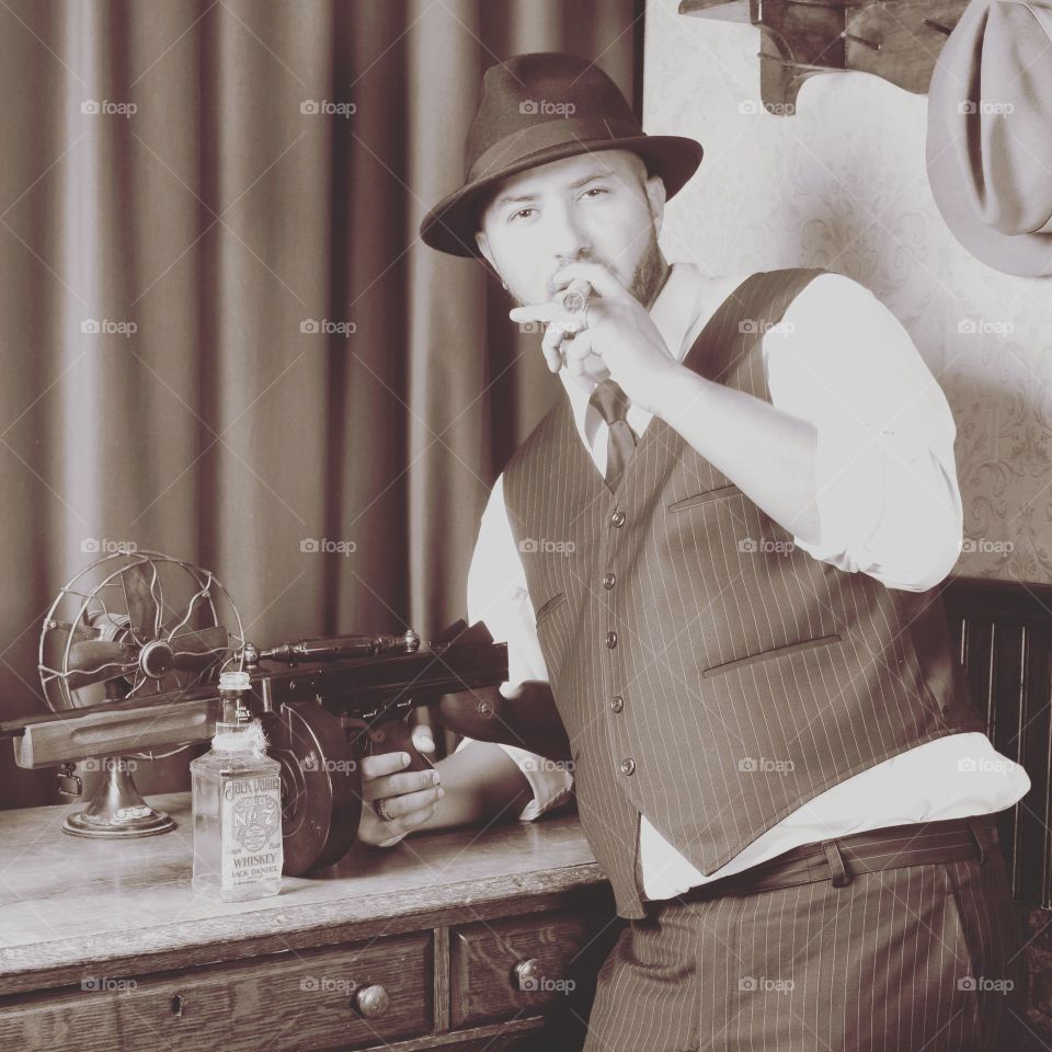 #vintage #classic #cigar #blackandwhite #twinties #1920 #americanstyle #classy #jackdaniels #gun #america #italianstyle #movies #shooting #style #oldstyle #fashion