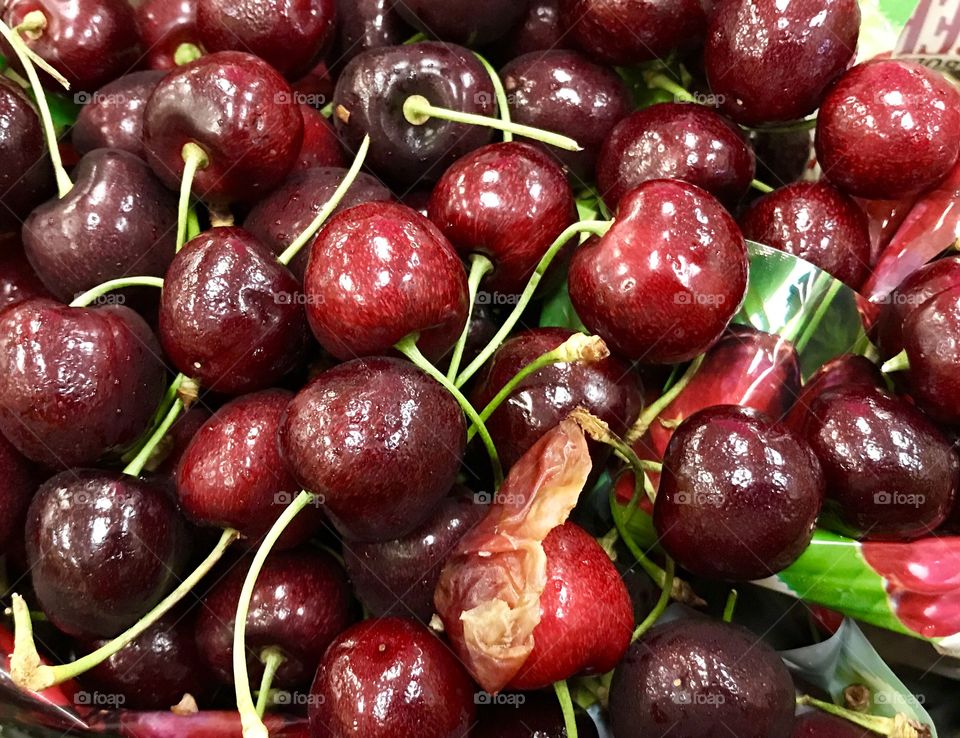 Fresh cherries 