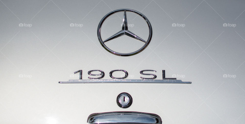 mercedes benz logo