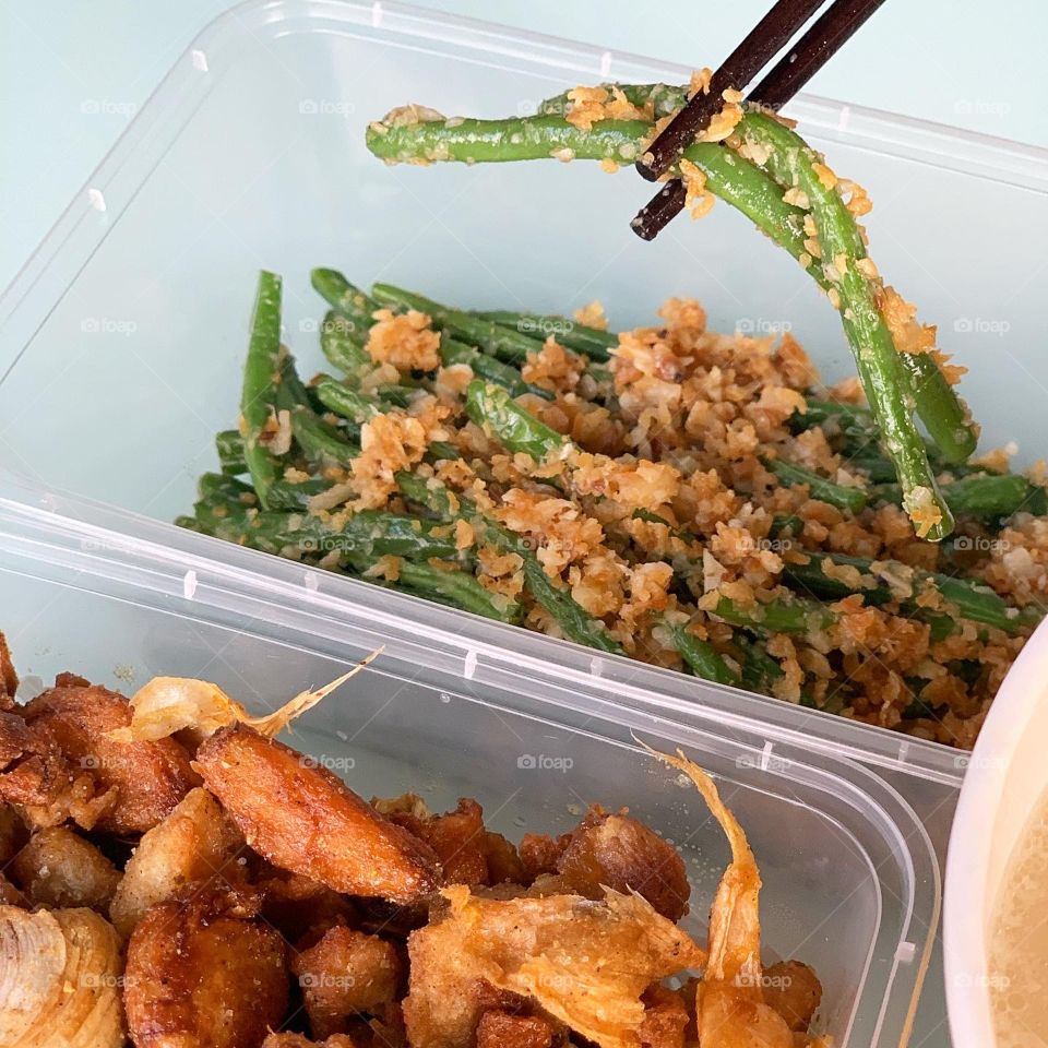 Teo chew bak kut Teh with fried chicken garlic, French beans with hae bee hiam, pig trotters and intestines meal
