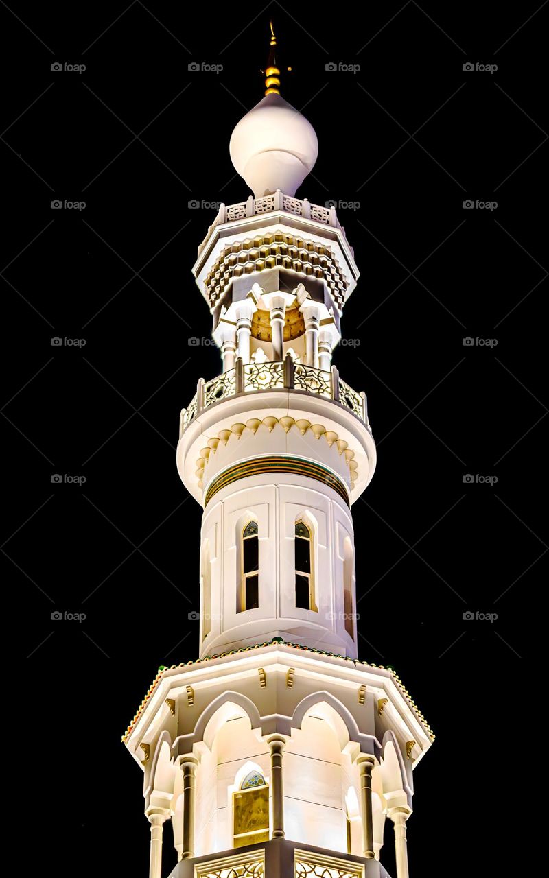 white mosque tower in dubai