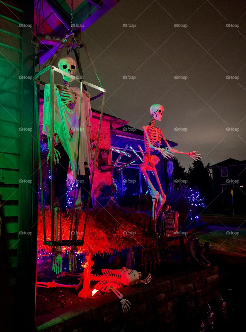 Scary Halloween outdoor decorations with skeletons 