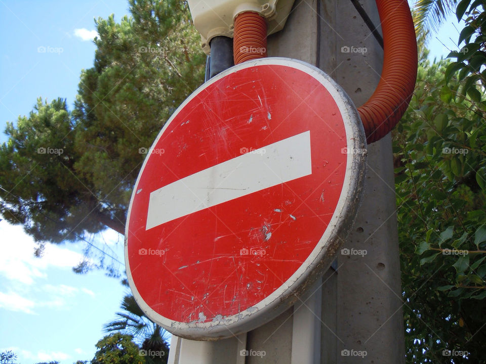 red sign road stop by lbaro