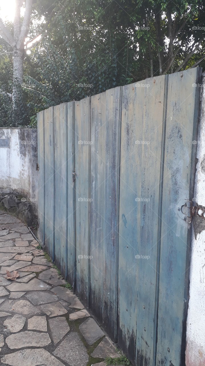 portão de madeira