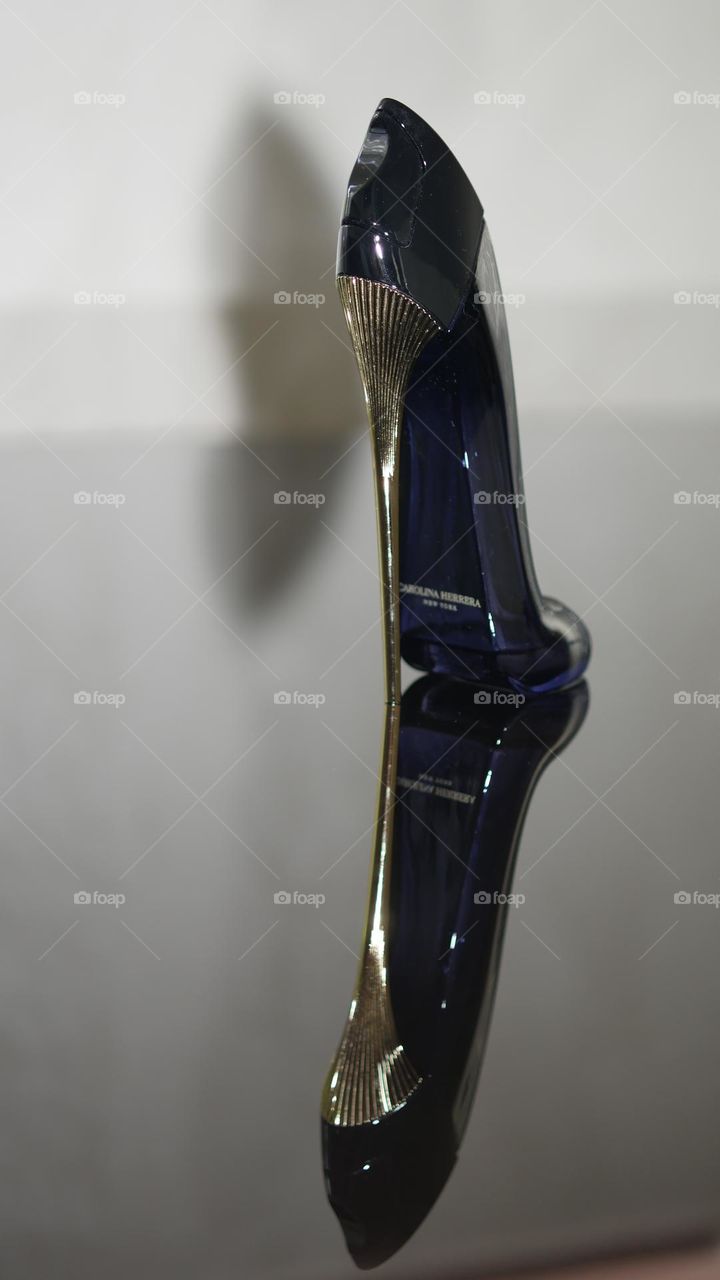 Carolina Herrera black mirror