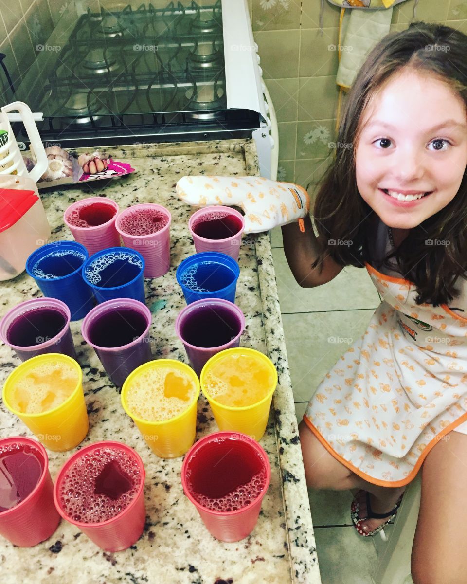 Gelatinas! De todas as cores e de todos os sabores. Feitas pelo pai e pela filha, com muito carinho. #FoapMar18