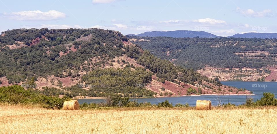 wiew over lake and mountains in France