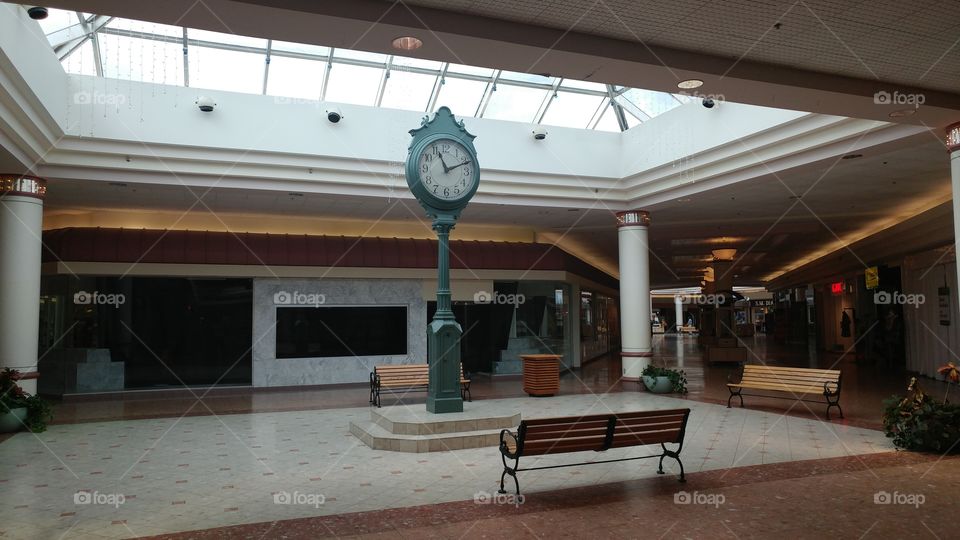 Dying mall
