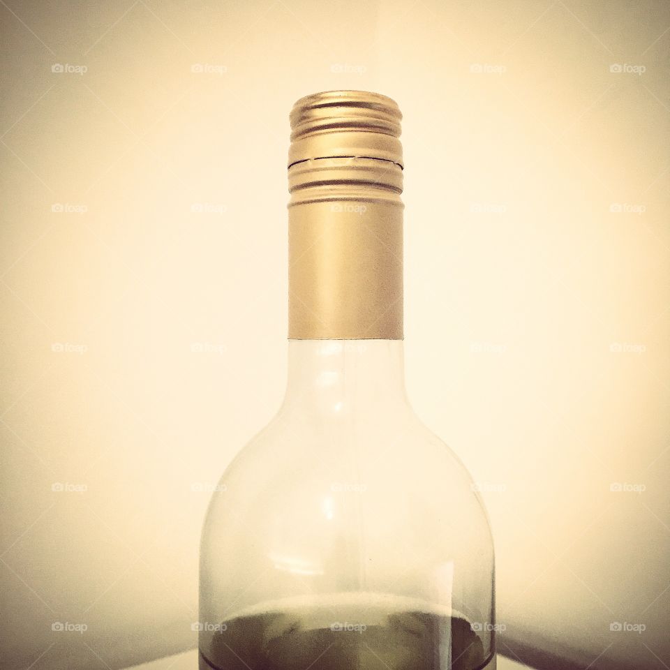 Fotosyntheses. Some wine was left over from last night that I couldn't take to the airport. So took a shot instead.