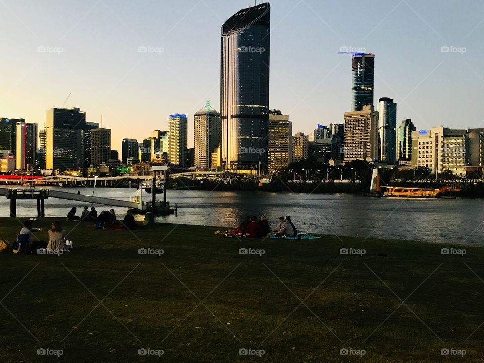 Sundays at Southbank are chill when you’ve got your favourite people and picnic rugs. 