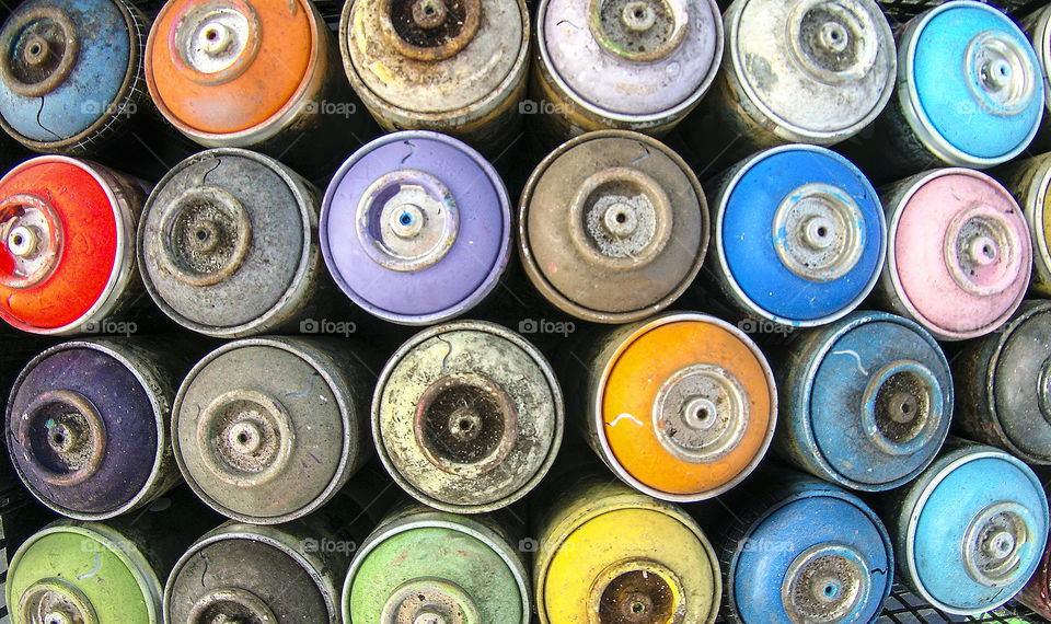 Multicolored spray cans