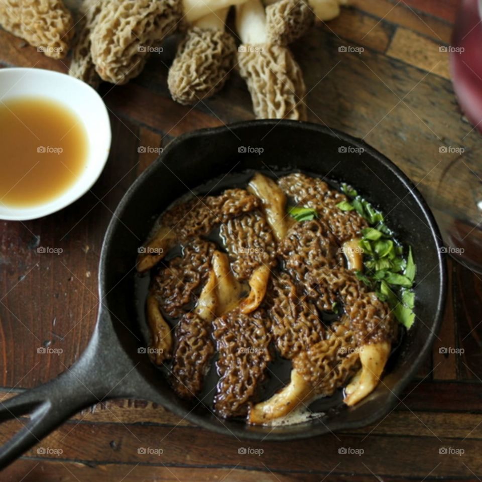 Morel mushrooms are small to large in size with caps that are oblong, cone-shaped, bulbous, or egg-shaped and are attached to short, stout stems. The cap averages 2-7 centimeters in diameter and ranges in color from blonde, light brown, grey,to dark.