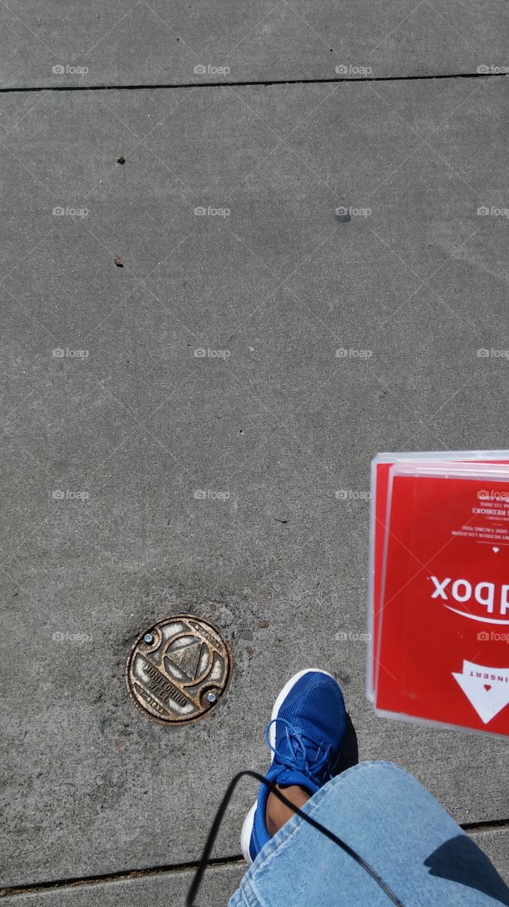 walking🚶with redbox