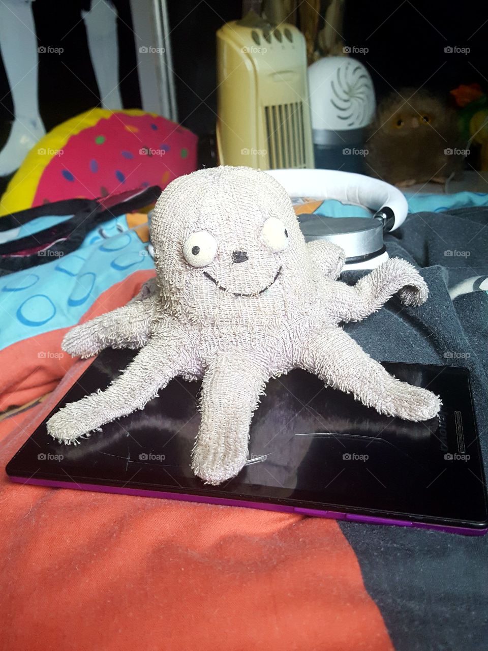 Mr Purple Octopus also likes to game on his purple table