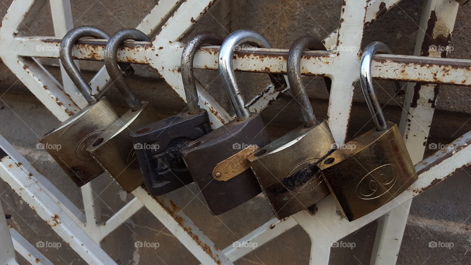 bronze locksmith