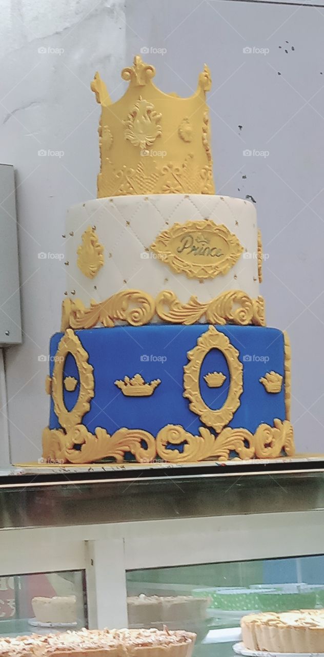 Color: Black and White