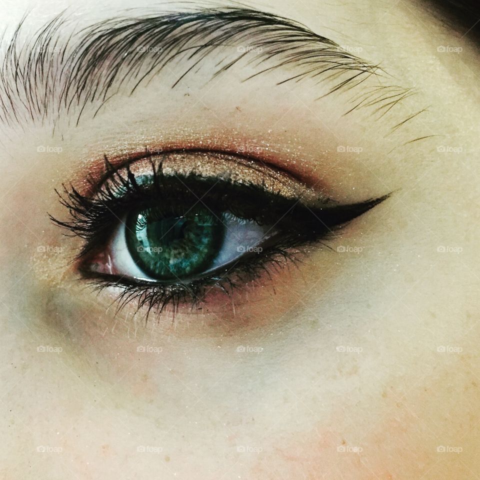 Winged eye liner is so gorgeous 