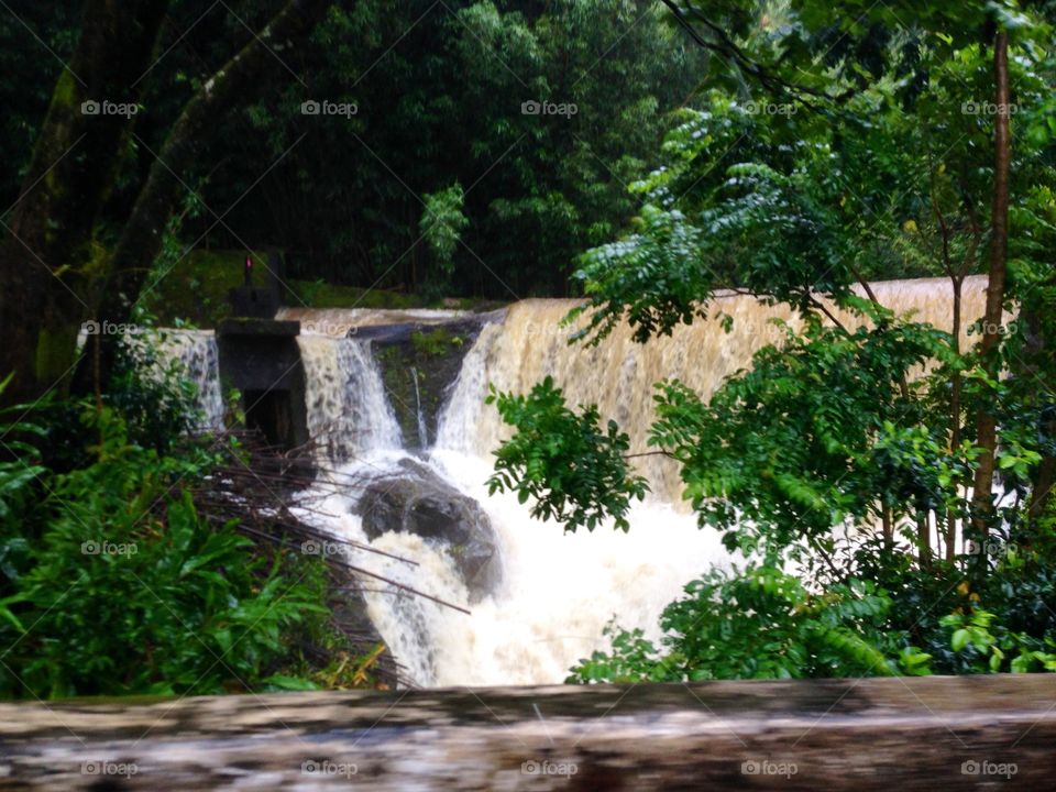 Road to Hana in Hawaii . Waterfall 