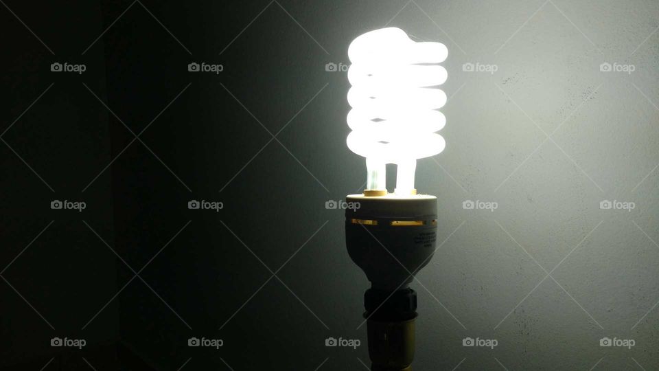 Lâmpada fluorescente.