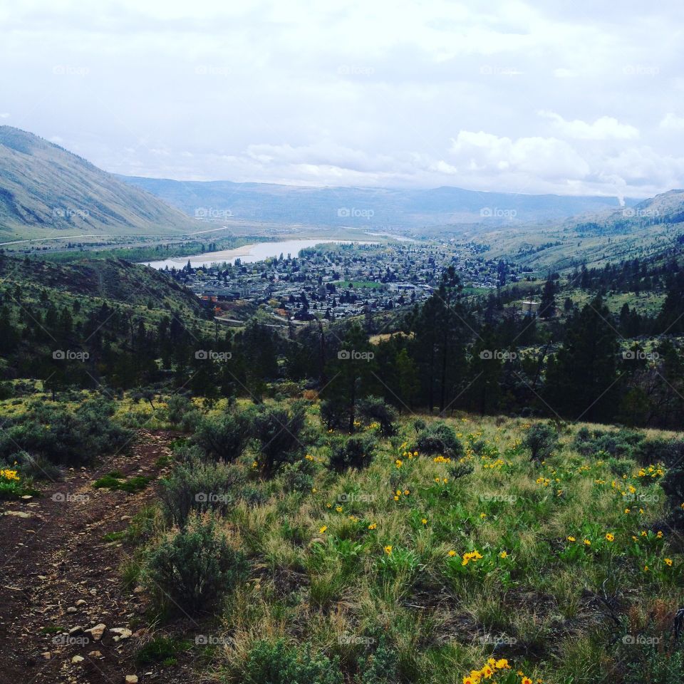 Hiking back into Kamloops city! 