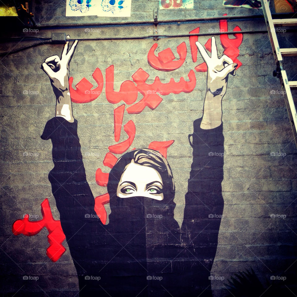 woman wall black grafitti by annieadj