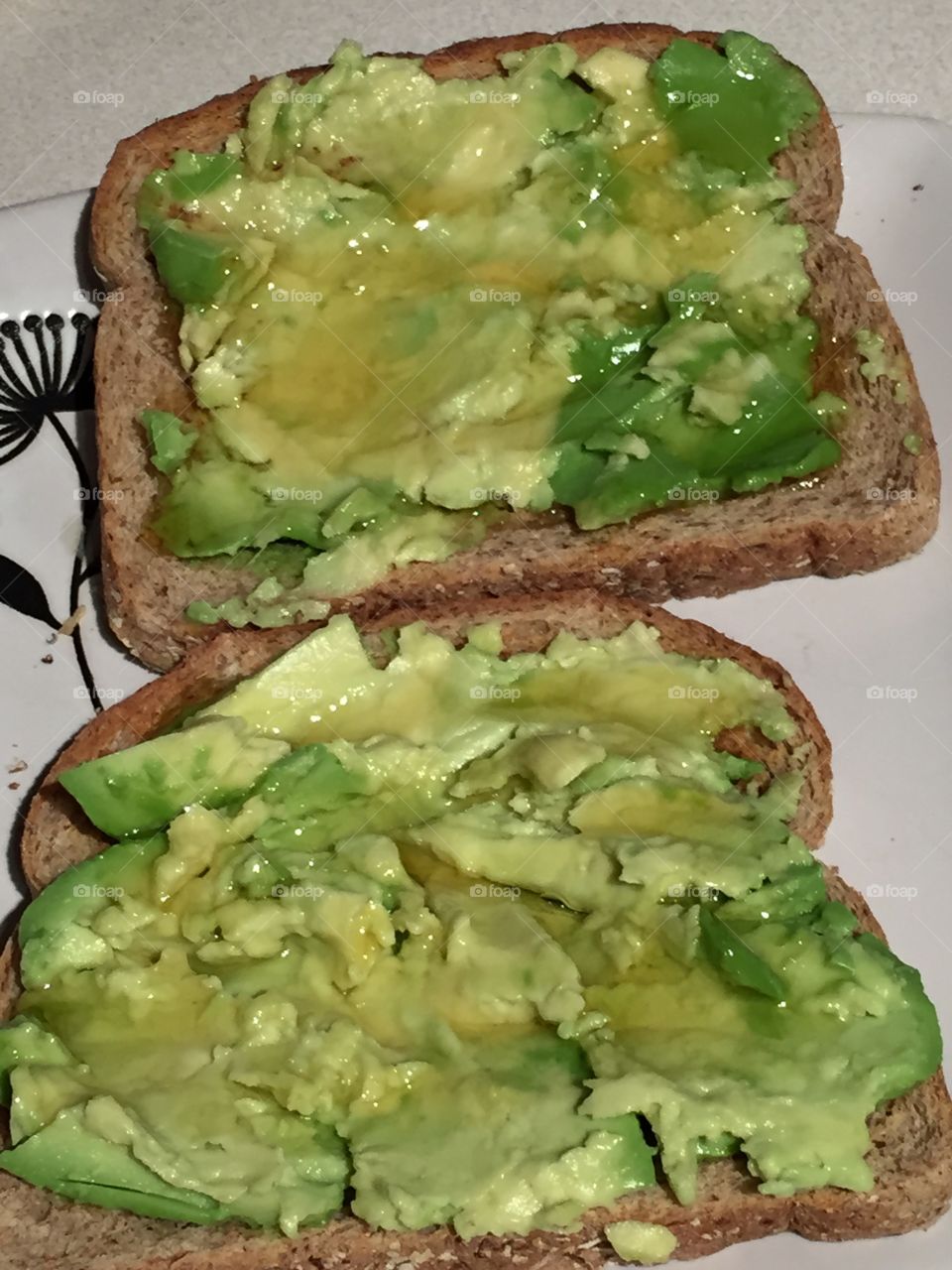Avocado and honey toast. Because sometime we look for too complicated receipes. This take 2 minutes to do and its so good !!!! 