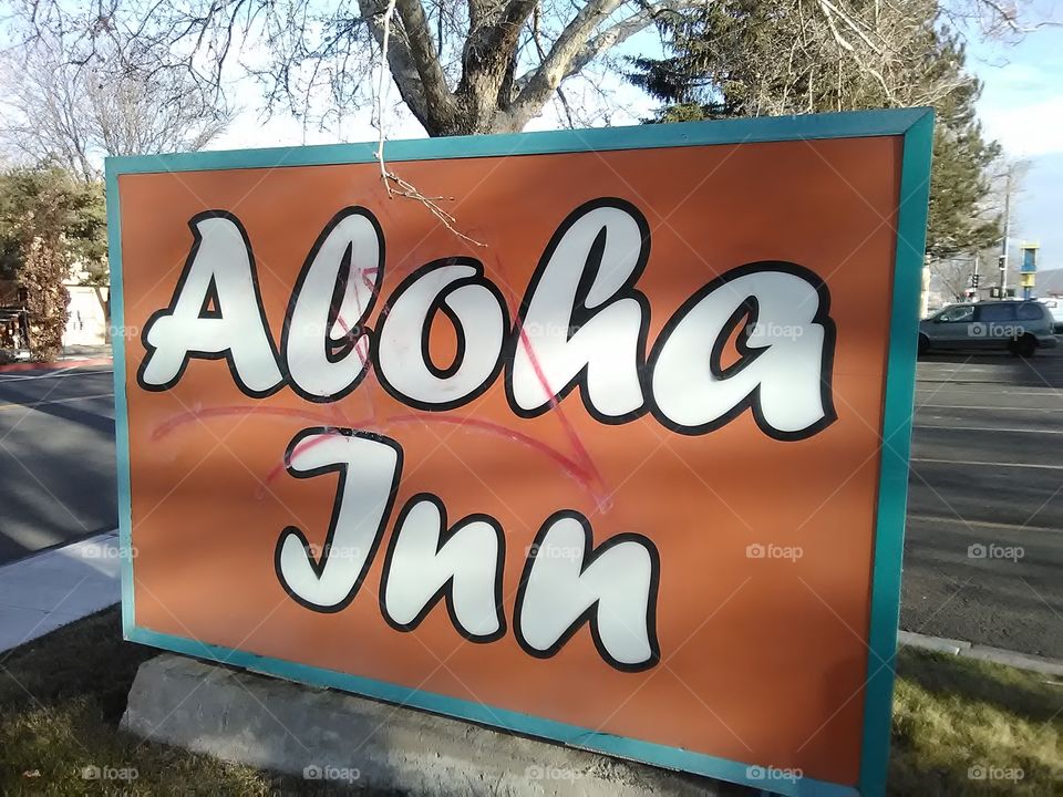 Aloha Inn Sign
