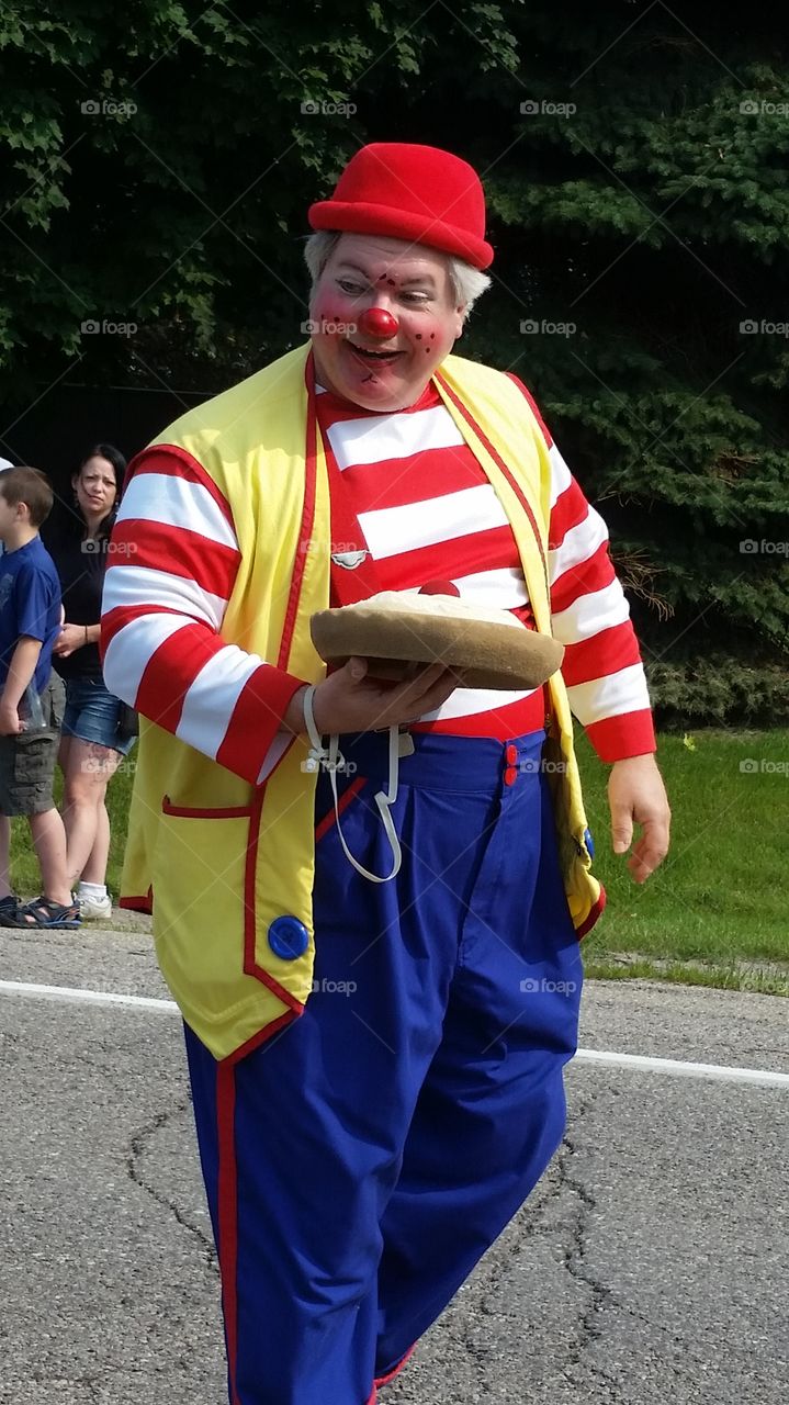 pie clown. Whitmore Lake Parade