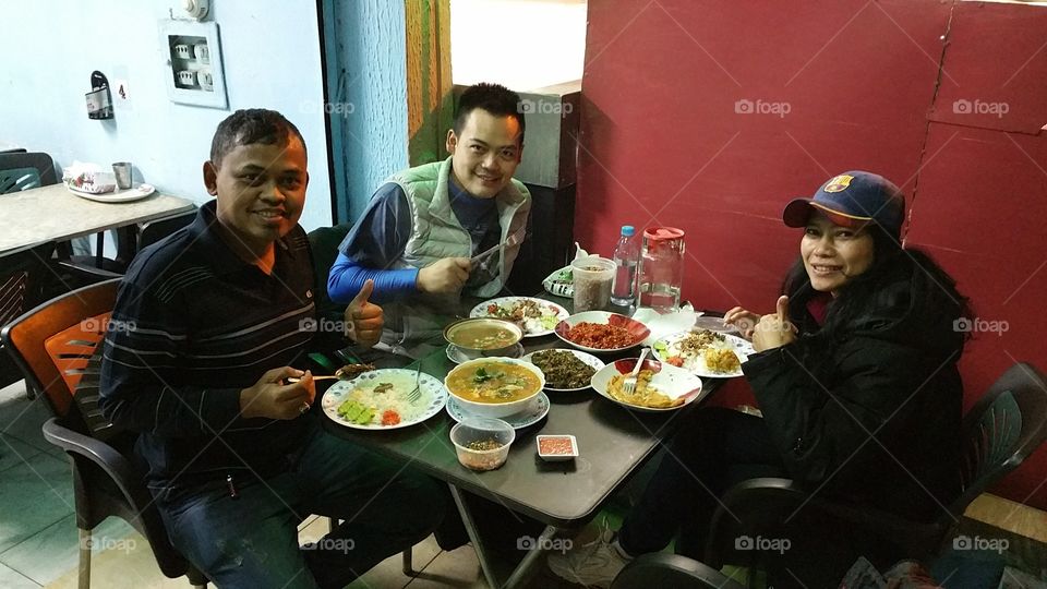 Indonesian foods in Egypt . hang out with friends in Cairo