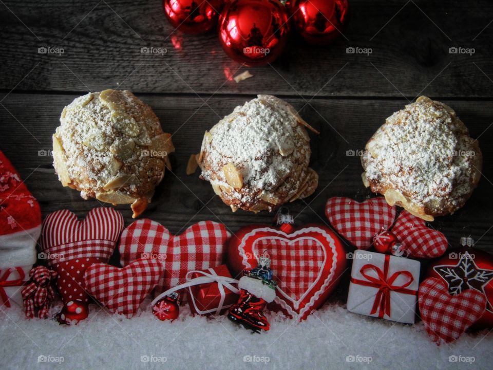 Almond Christmas Cookies