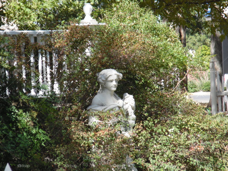 lady statue. This is a labor day weekend photo. 👣 🚶 🏃 🔥 💨