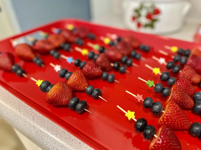 Independence Day treats, red white and blue snacks, fruit skewers for the holiday, healthy treats for Fourth of July 