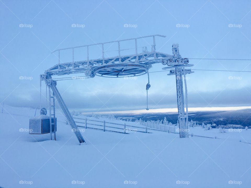 Frozen lift system