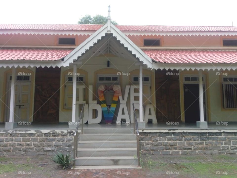 nice and clean place it's a Parsi musium in udvada so clean well maintained and peaceful place looks so good net and clean place