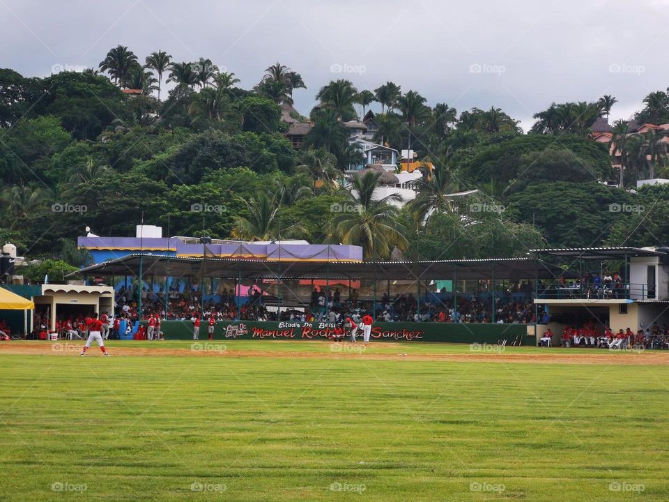 Juego de béisbol en Sayulita