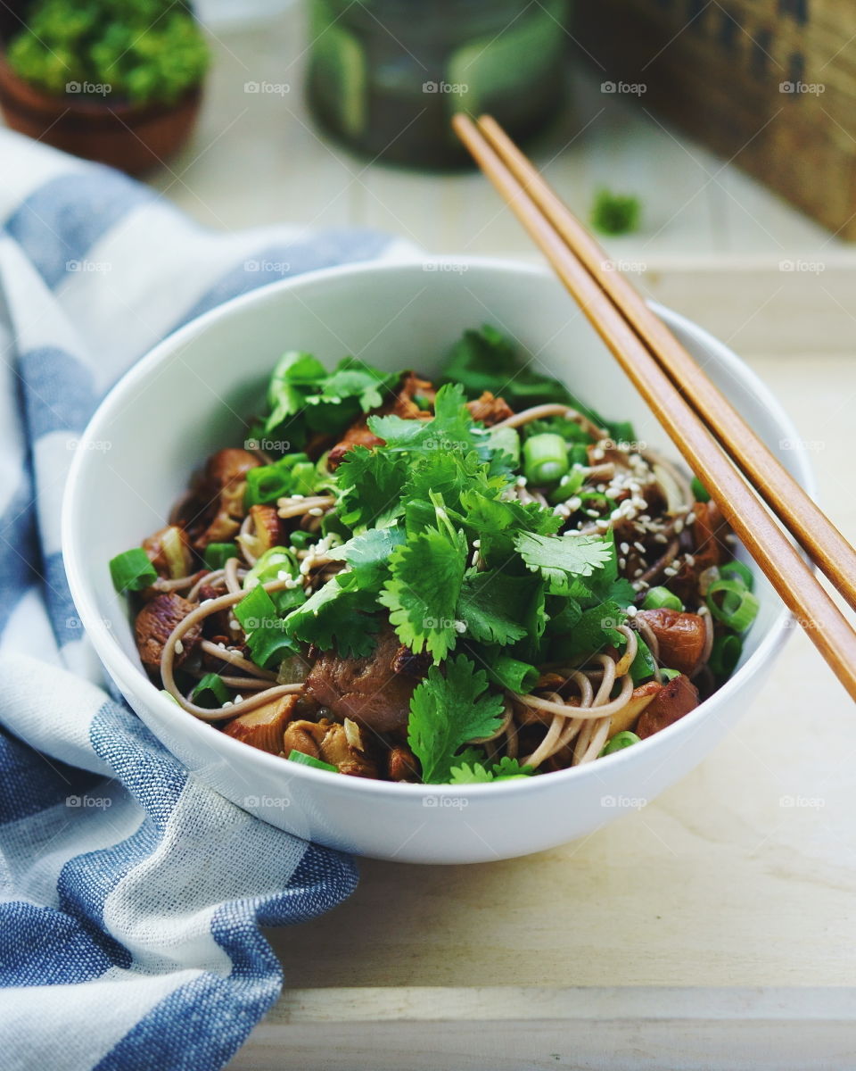 buckwheat noodles with vegetables