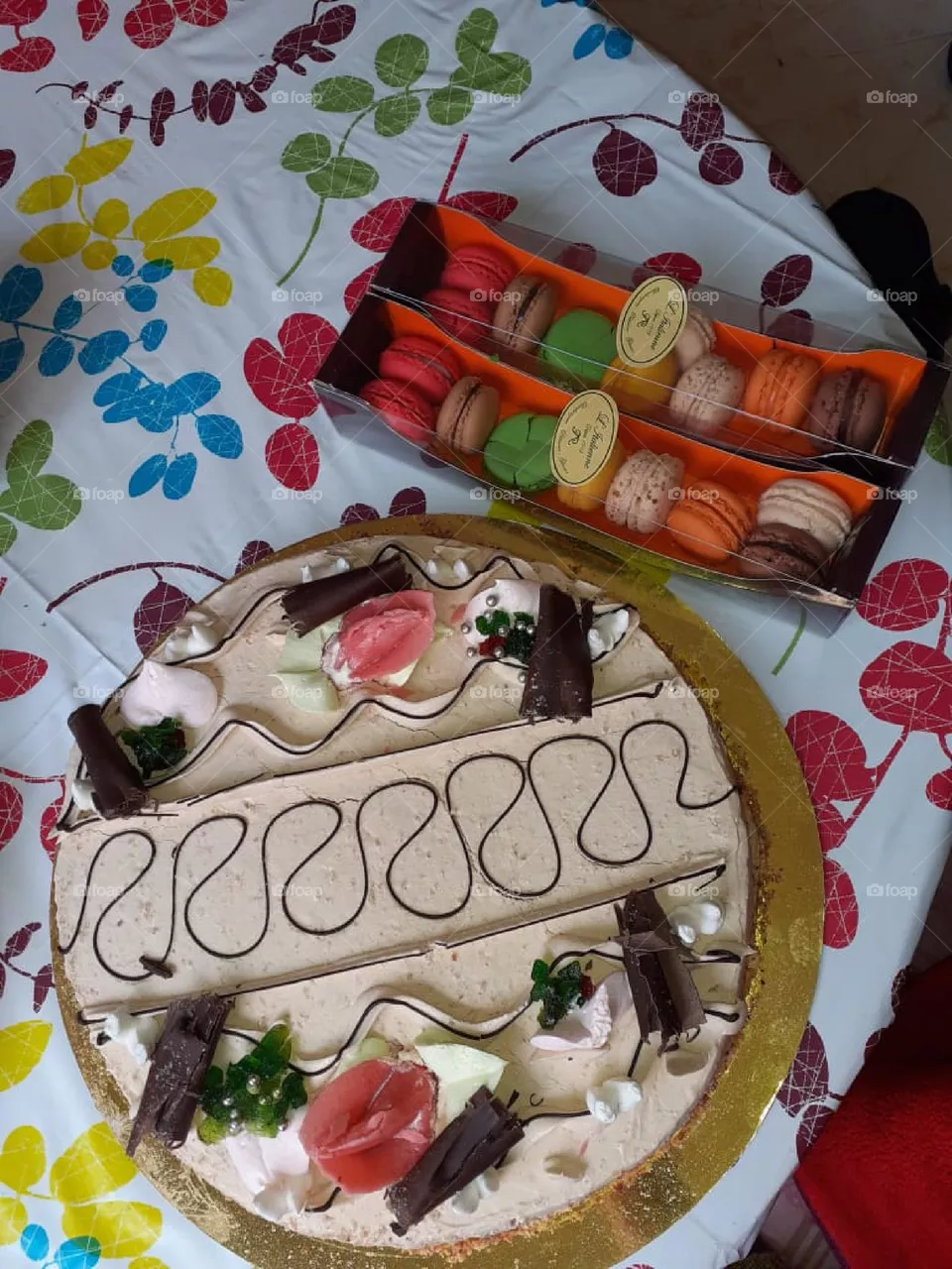 la tarte and maccaron