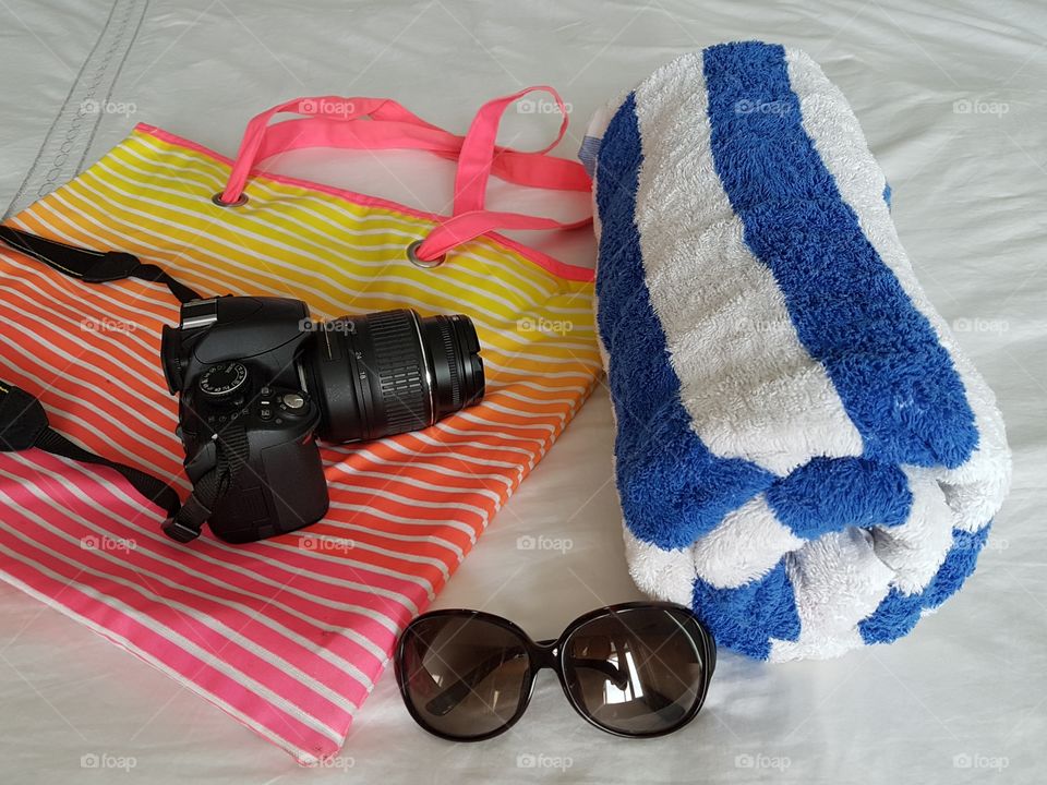 Summer time beach tra