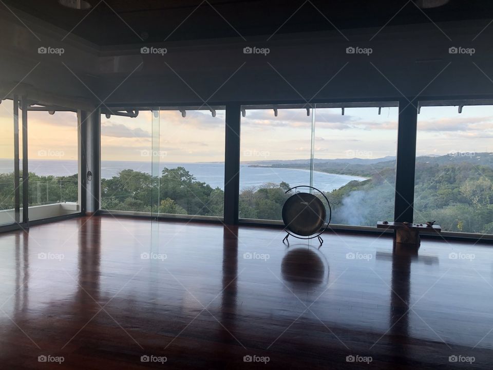 A room with a view and a gong