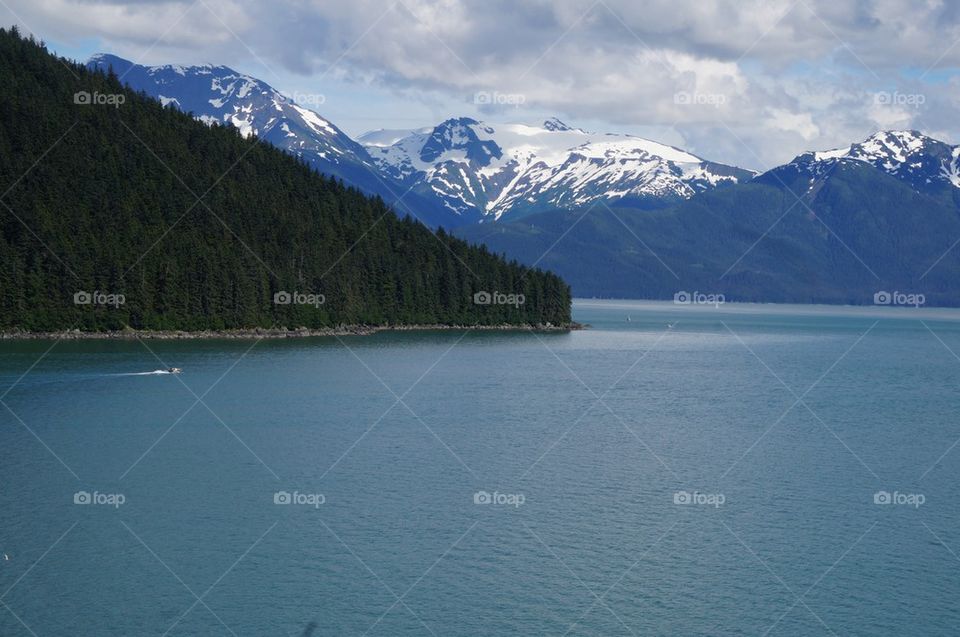 Scenic view of idyllic lake