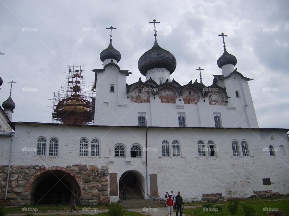 Spaso-Preobrazhensky Cathedral was built in the Solovetsky Monastery in 1558-1566.